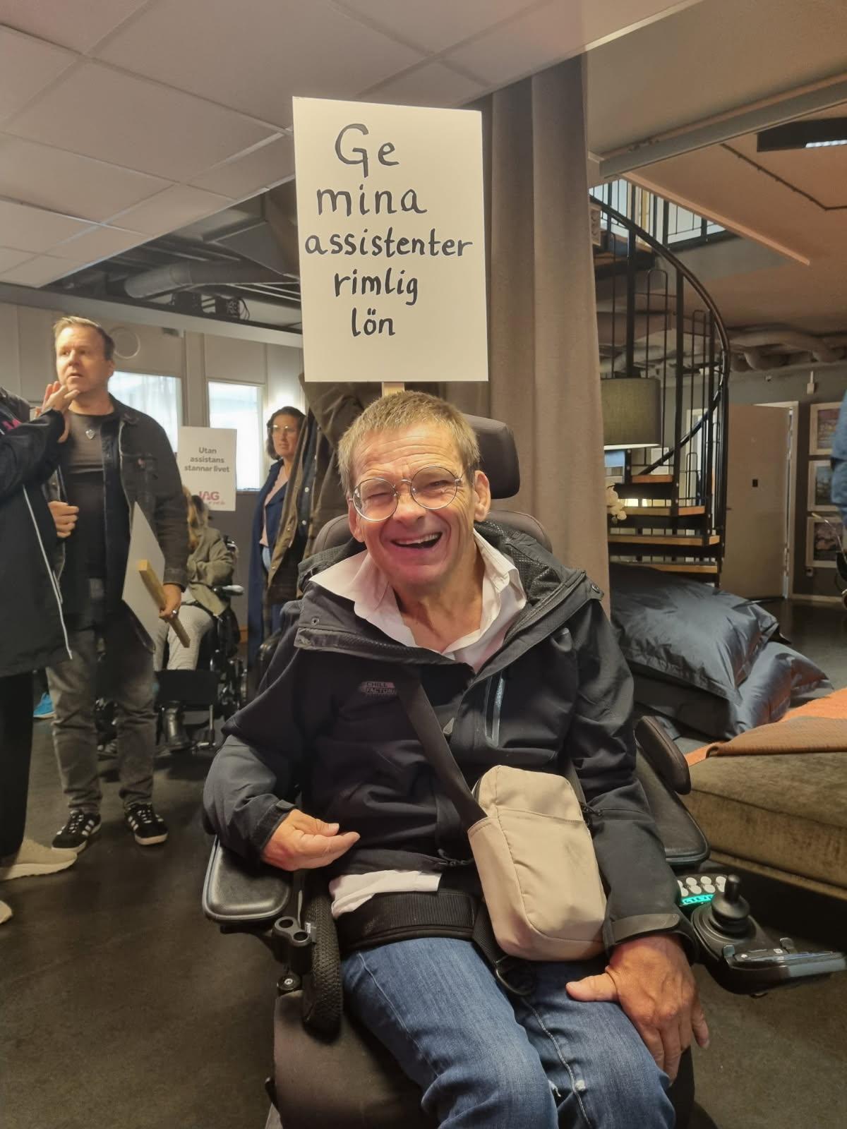 "Personligen innebär det en katastrof" - Mika Ihanus, assistansanvändare